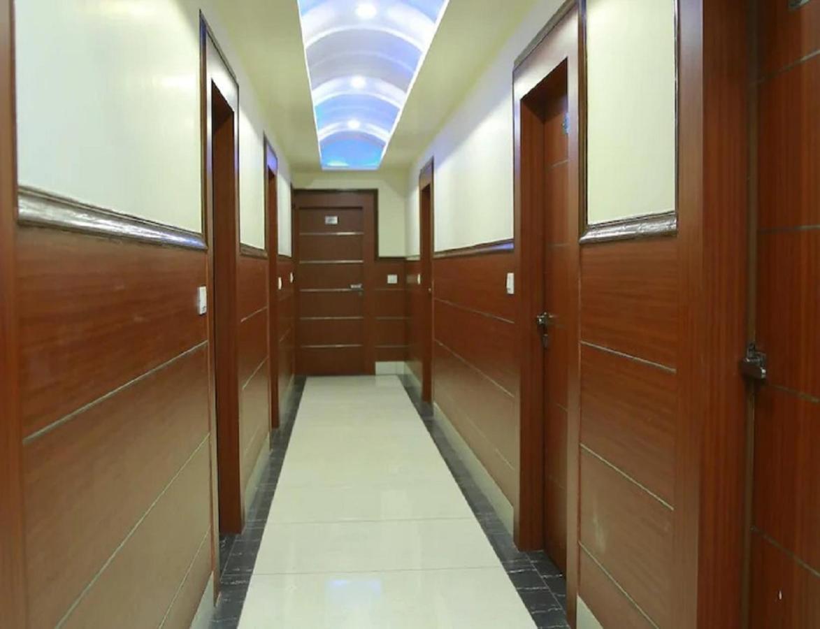 Hotel Kings, Rohtak Екстериор снимка
