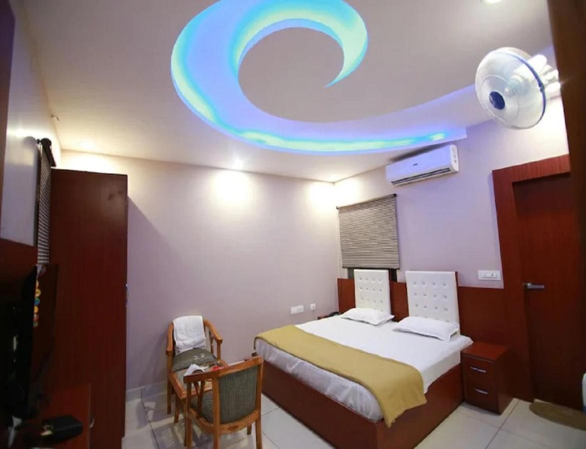 Hotel Kings, Rohtak Екстериор снимка