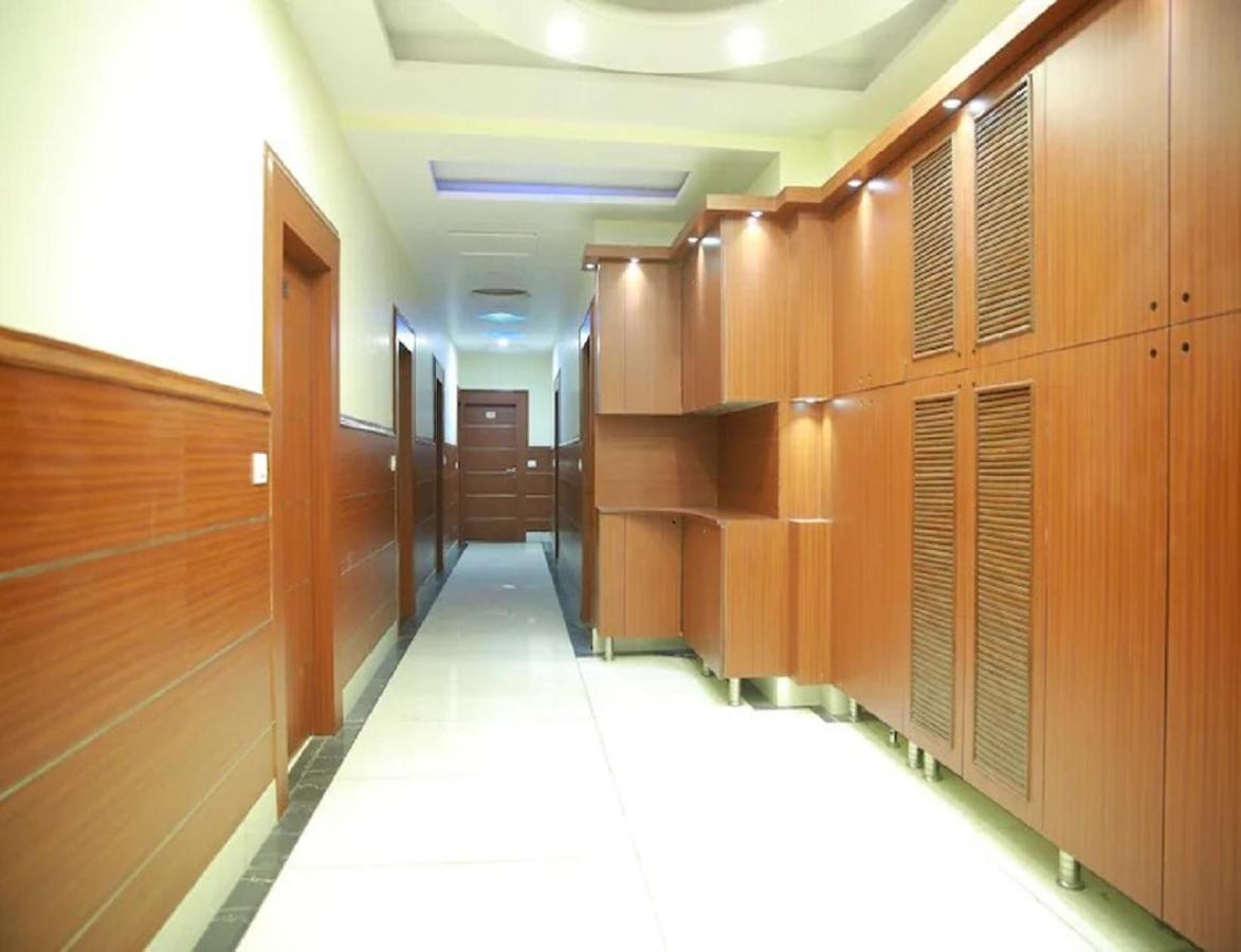 Hotel Kings, Rohtak Екстериор снимка