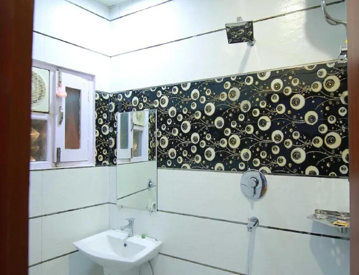 Hotel Kings, Rohtak Екстериор снимка
