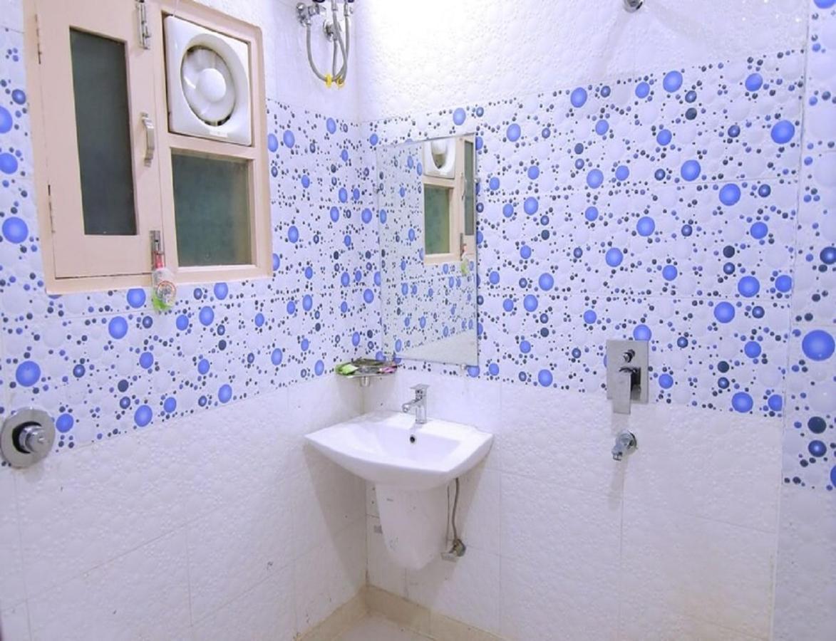 Hotel Kings, Rohtak Екстериор снимка