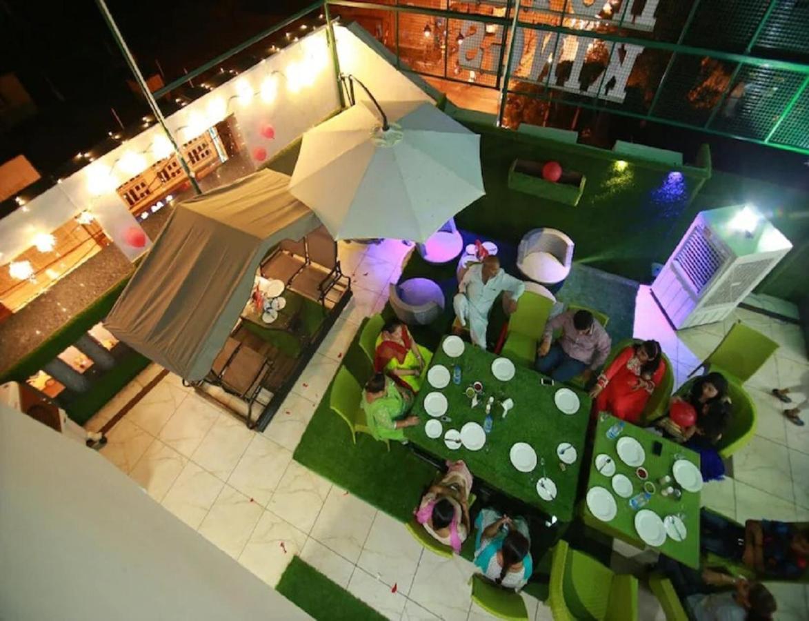 Hotel Kings, Rohtak Екстериор снимка