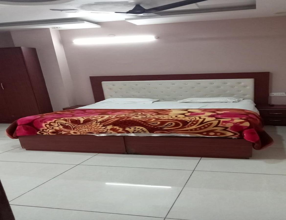 Hotel Kings, Rohtak Екстериор снимка